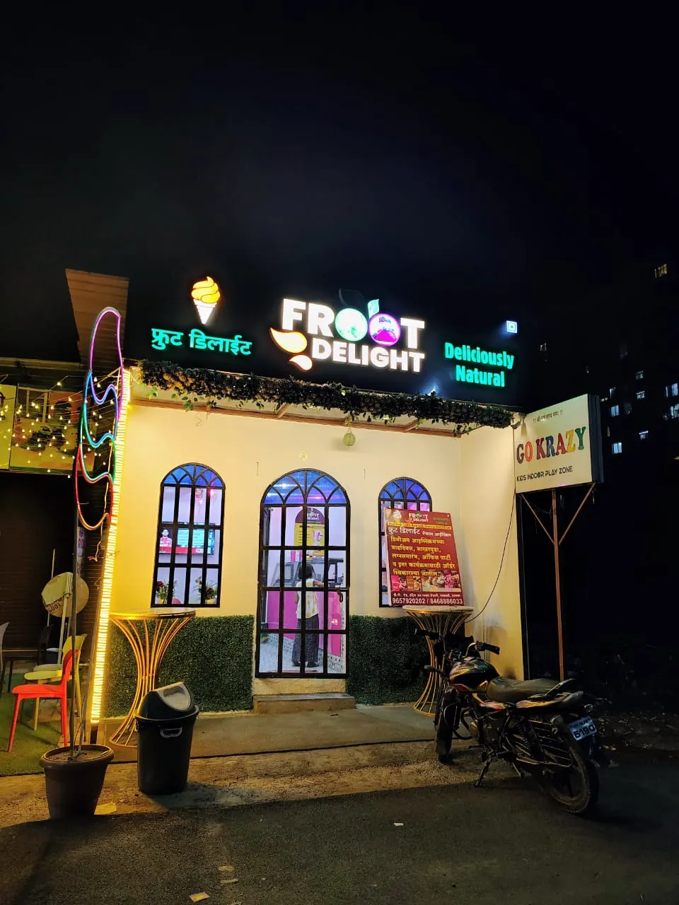 Natural fruit ice cream scoops at Froot Delight Hadapsar Pune with fresh Alphonso mango and tender coconut